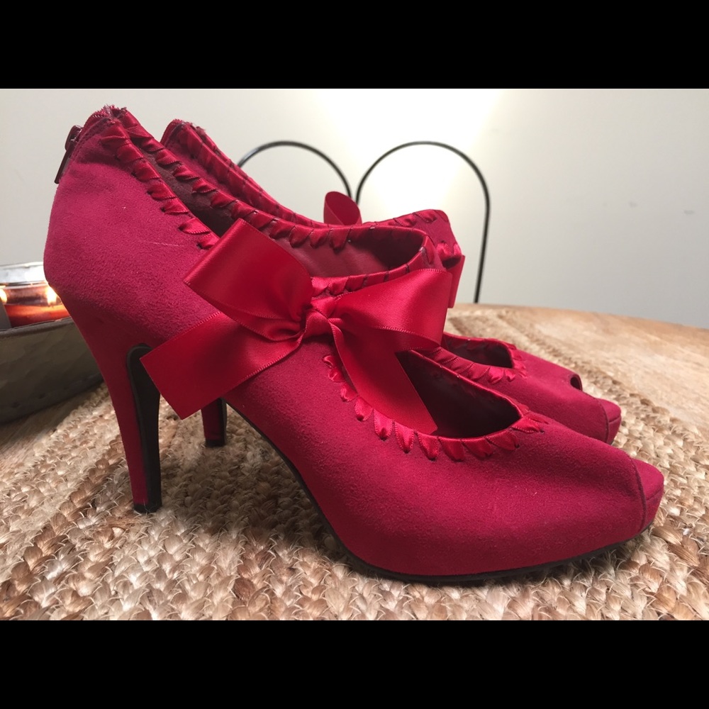Red “VELVET HEART” heels